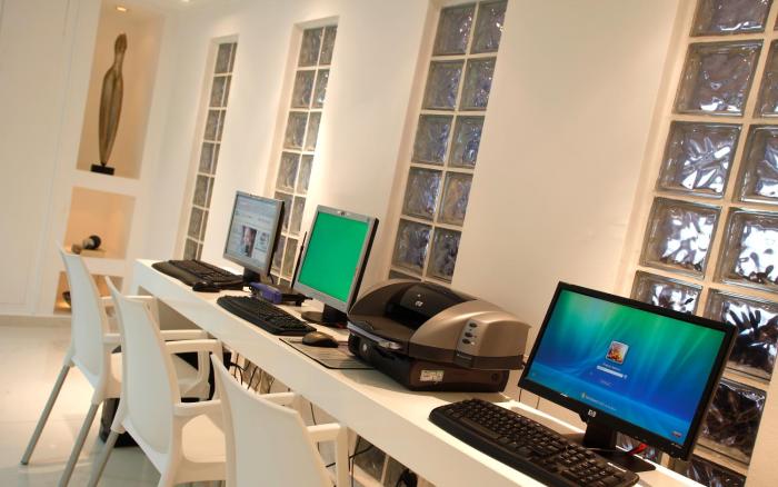 anemi hotel and suites