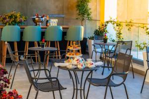 anemi hotel and suites