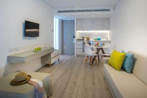 anemi hotel and suites