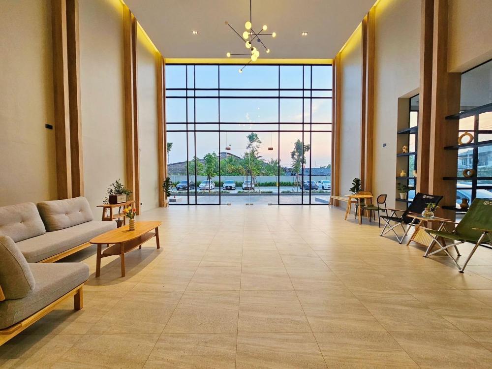 the way hotel banpong