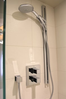 hotel le montmartre saint pierre