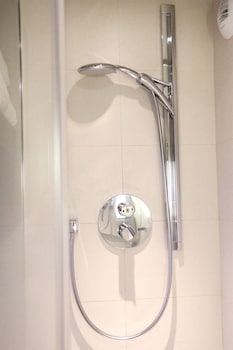 hotel le montmartre saint pierre