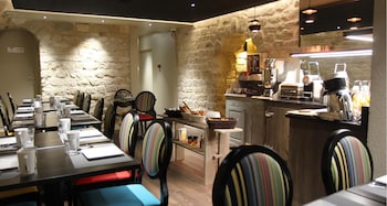 hotel le montmartre saint pierre