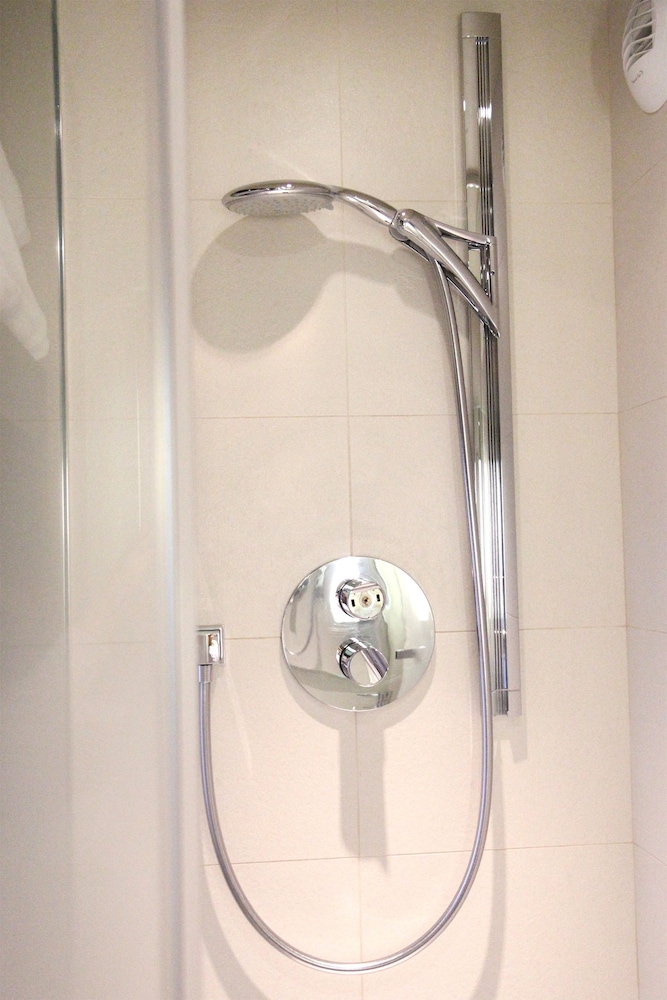 hotel le montmartre saint pierre