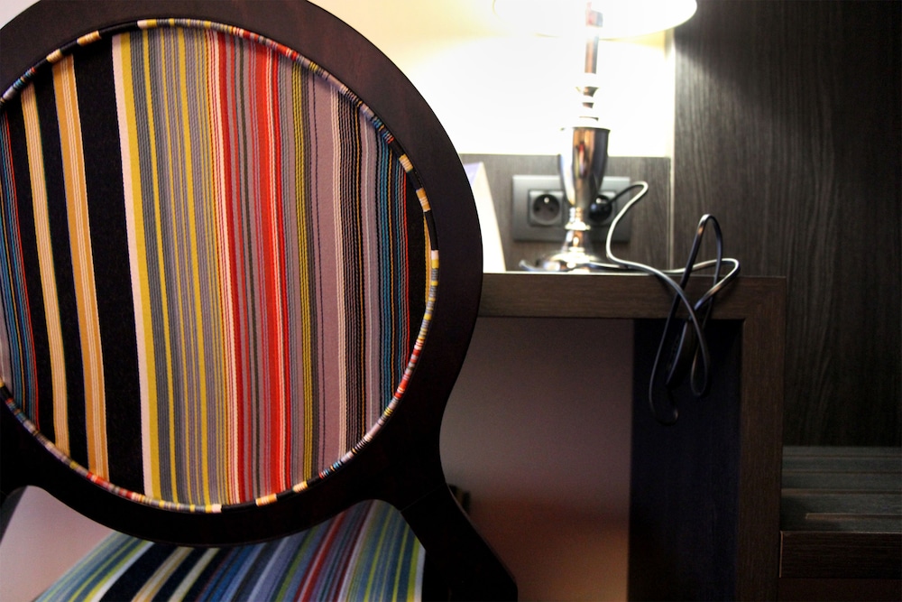 hotel le montmartre saint pierre