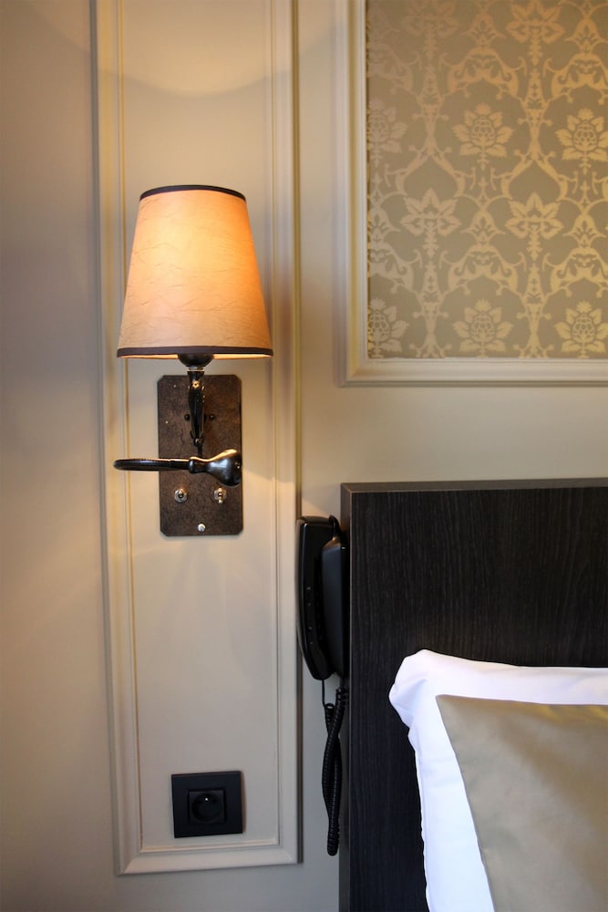 hotel le montmartre saint pierre