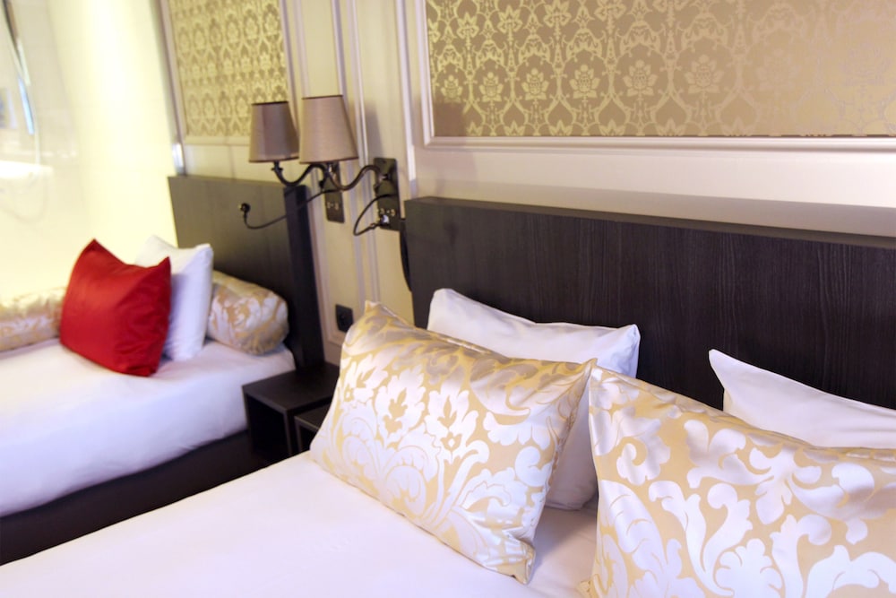 hotel le montmartre saint pierre