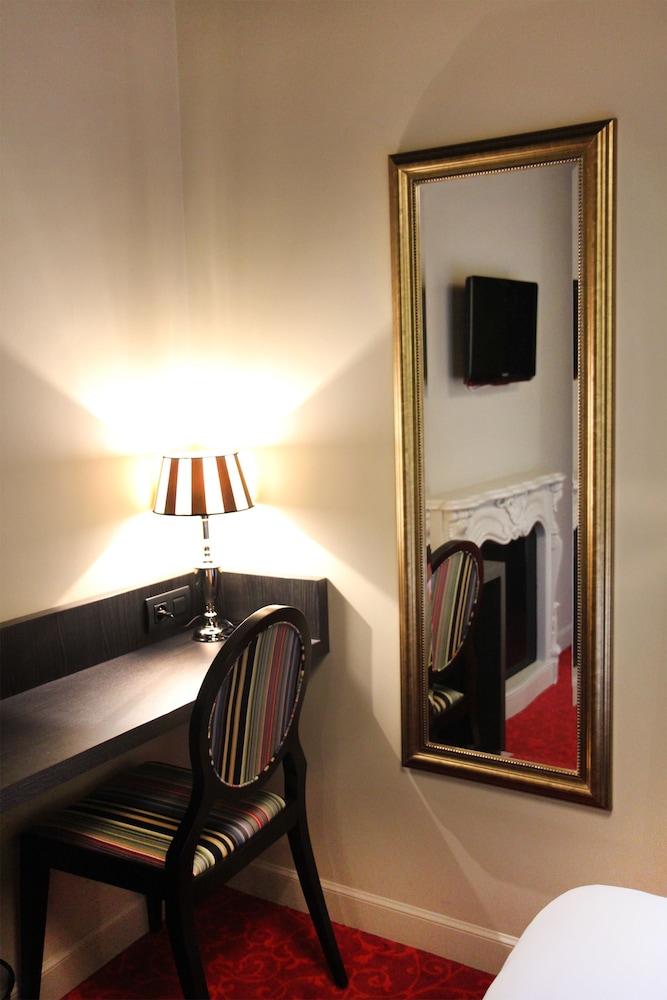 hotel le montmartre saint pierre