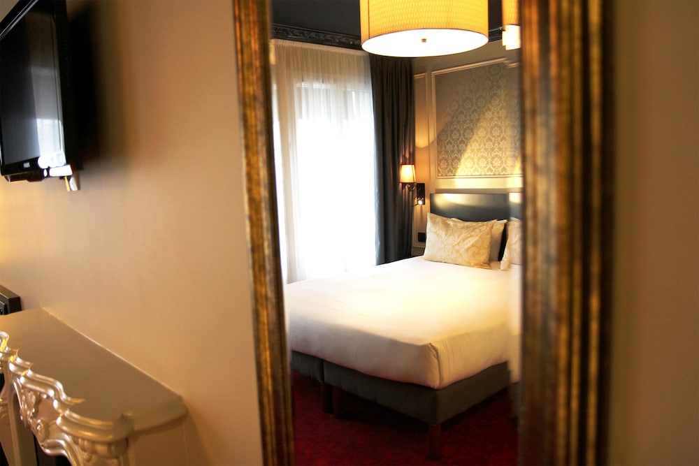 hotel le montmartre saint pierre