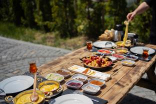 ayder altiparmak suit