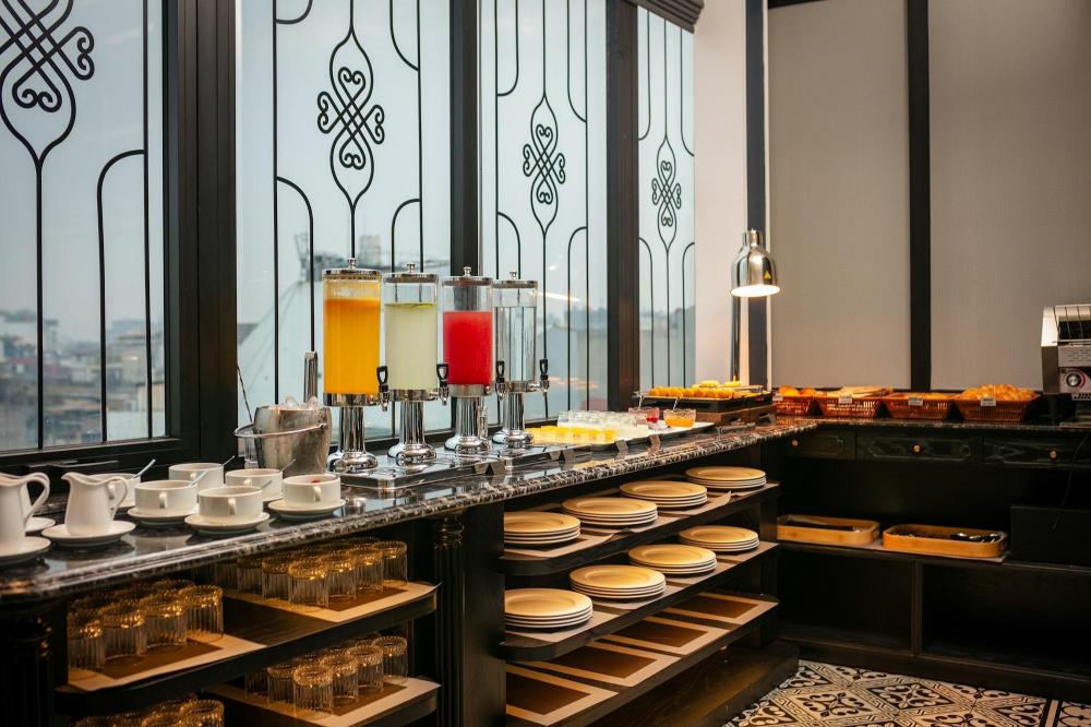 hotel chateau de hanoi