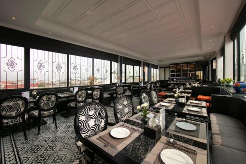 hotel chateau de hanoi