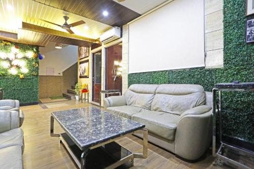 Hotel Atlantis Suites Near Delhi Airport,,3 star