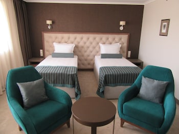 hotel cherno more