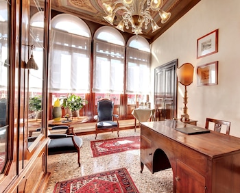 Palazzo Schiavoni,Mestre>>Castello,3 star