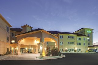 Comfort Inn & Suites Verona At Turning Stone Resort Casino,New York>>Cleveland,3 star