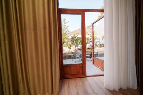 vallex garden hotel alaverdi