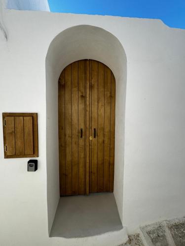 white sand jacuzzi suite