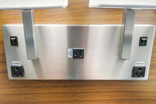 hometowne studios by red roof tampa airport