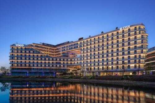voco suites shanghai hongqiao cbd by ihg