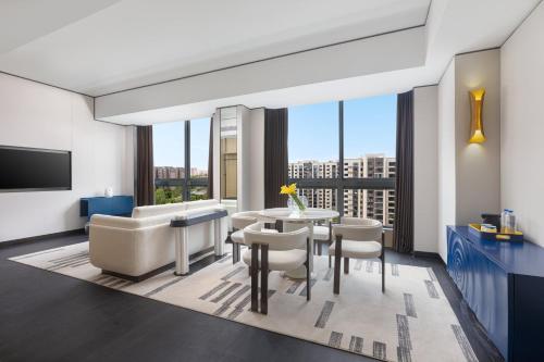 voco suites shanghai hongqiao cbd by ihg
