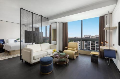 voco suites shanghai hongqiao cbd by ihg