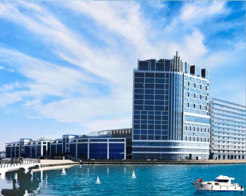wave m hotel west