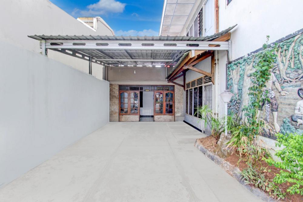 spot on 94085 hotel agung