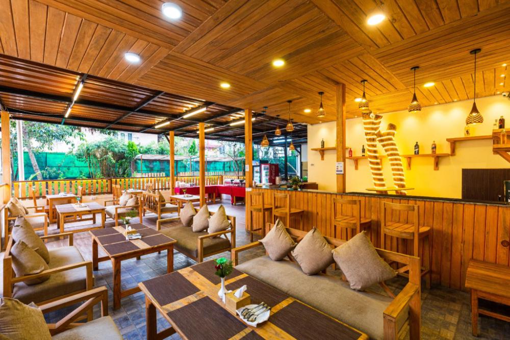 hotel harmony and little bites bistro