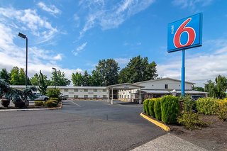 motel 6 gresham or portland