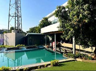 the democracy hotel and resort