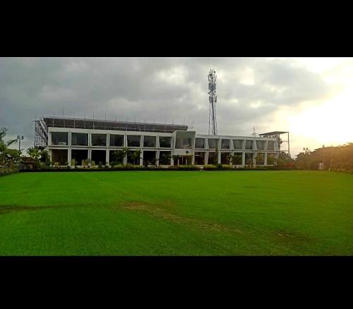 the democracy hotel and resort