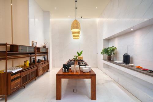 wutong hotel apartment baoan center