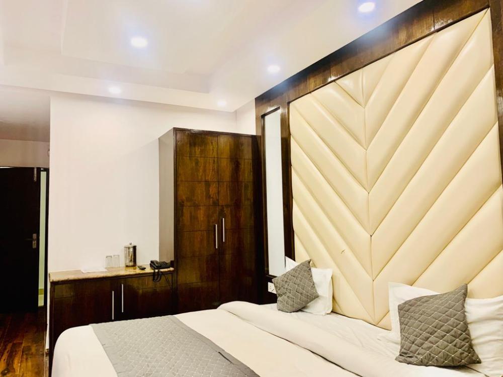 hotel the pine villa mussoorie