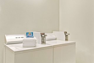 days inn by wyndham hampton near coliseum convention center