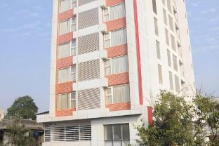 the altruist business hotel andheri