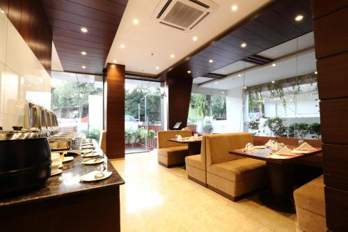 the altruist business hotel andheri