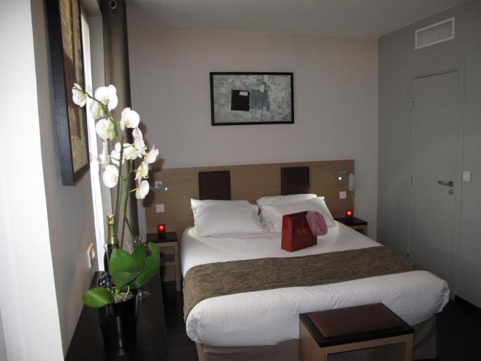 source hotel