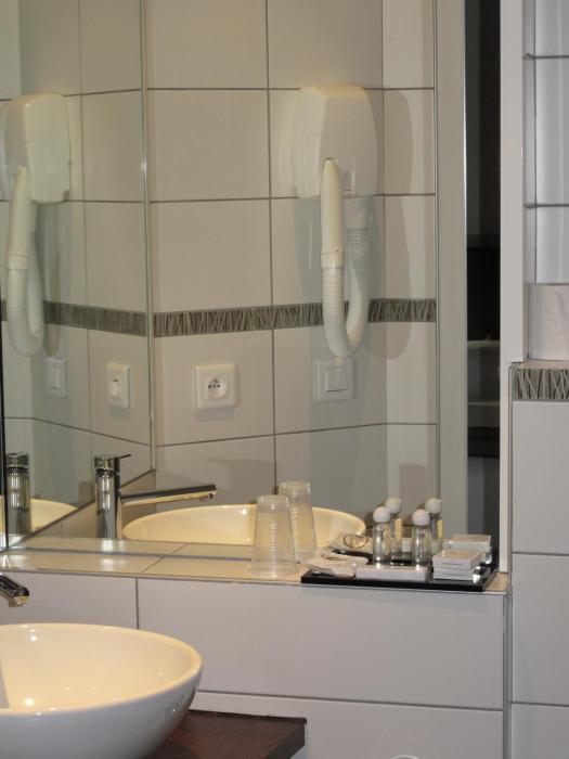 source hotel
