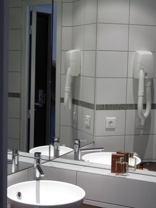 source hotel