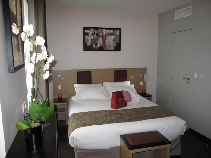 source hotel
