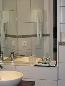 source hotel