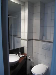source hotel