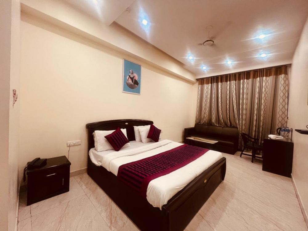 hotel lagoona and banquet hall