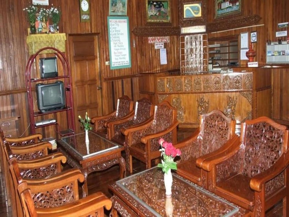 nanda wunn hotel hostel