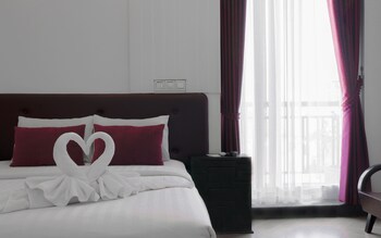 king grand boutique hotel