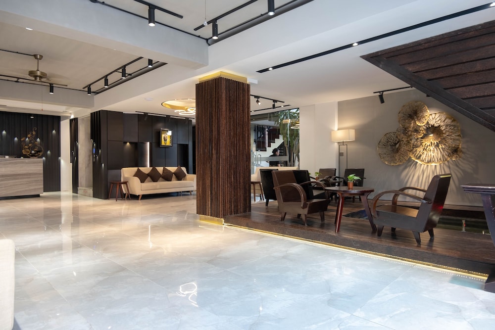 king grand boutique hotel