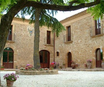 Villa Trigona,Enna>>Catania,4 star