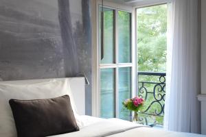 Renaissance Paris Nobel Tour Eiffel Hotel,Camp De Satory>>Paris,4 star