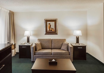 comfort inn and suites downtown edmonton